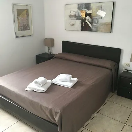 Garden City, San Eugenio Апартаменты Адехе