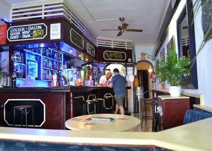 Garden City, San Eugenio Apartman *